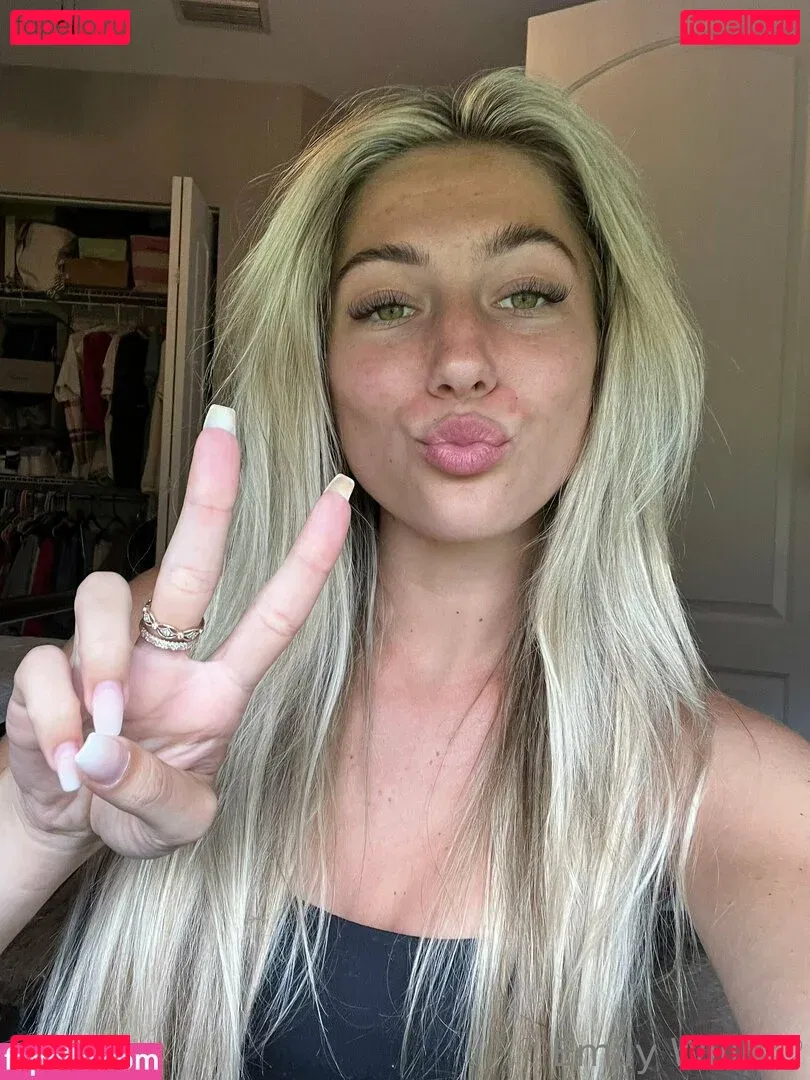 emilywillis18 Onlyfans Photo Gallery 