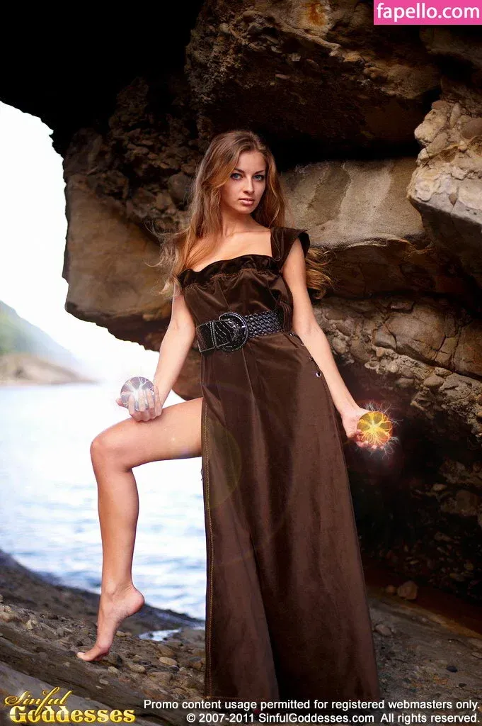 Goddess Kira Onlyfans Photo Gallery 