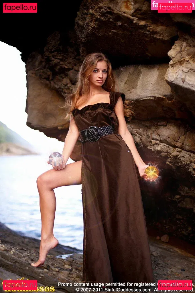 Goddess Kira Onlyfans Photo Gallery 