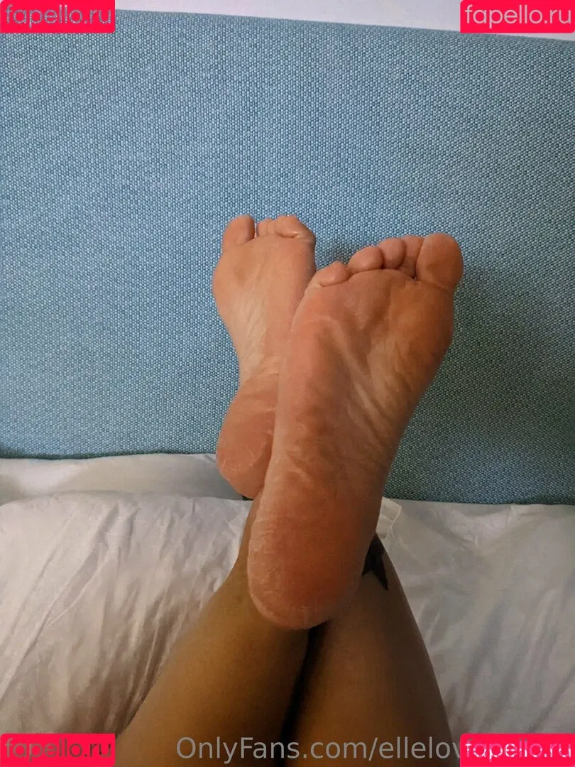 ellelovesheels Onlyfans Photo Gallery 