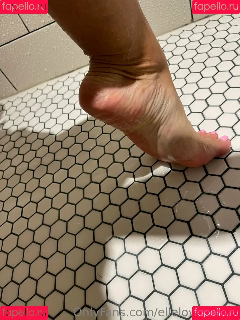 ellelovesheels Onlyfans Photo Gallery 