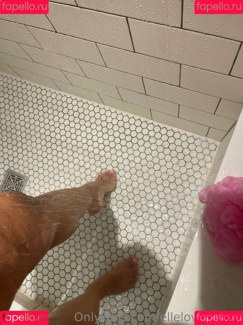 ellelovesheels Onlyfans Photo Gallery 