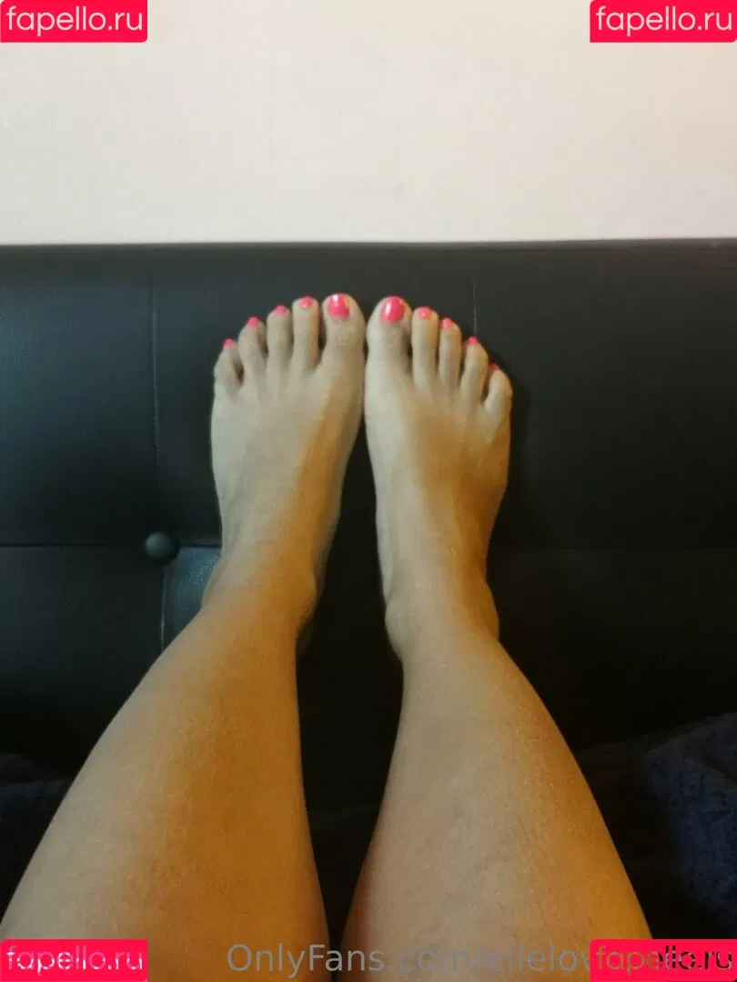 ellelovesheels Onlyfans Photo Gallery 