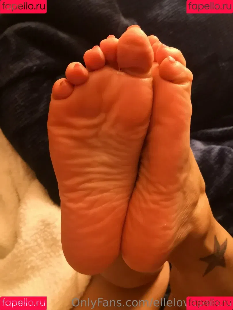 ellelovesheels Onlyfans Photo Gallery 