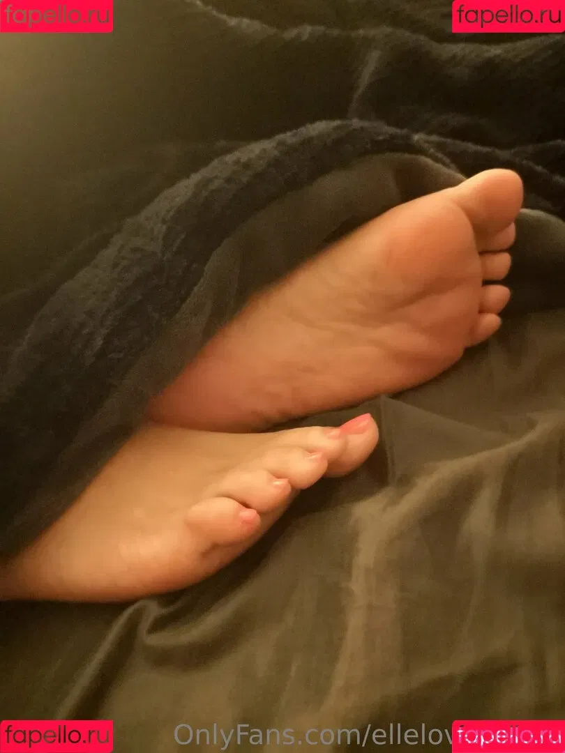 ellelovesheels Onlyfans Photo Gallery 