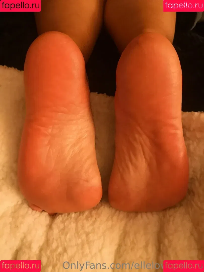 ellelovesheels Onlyfans Photo Gallery 