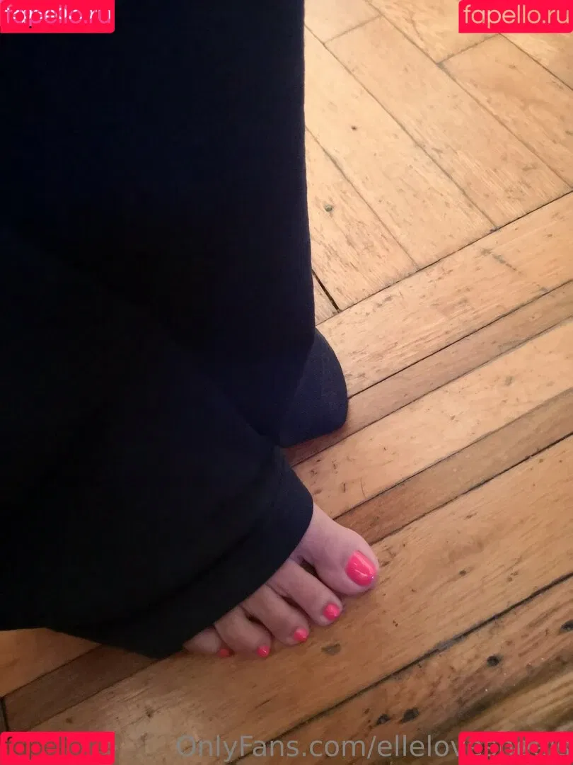 ellelovesheels Onlyfans Photo Gallery 