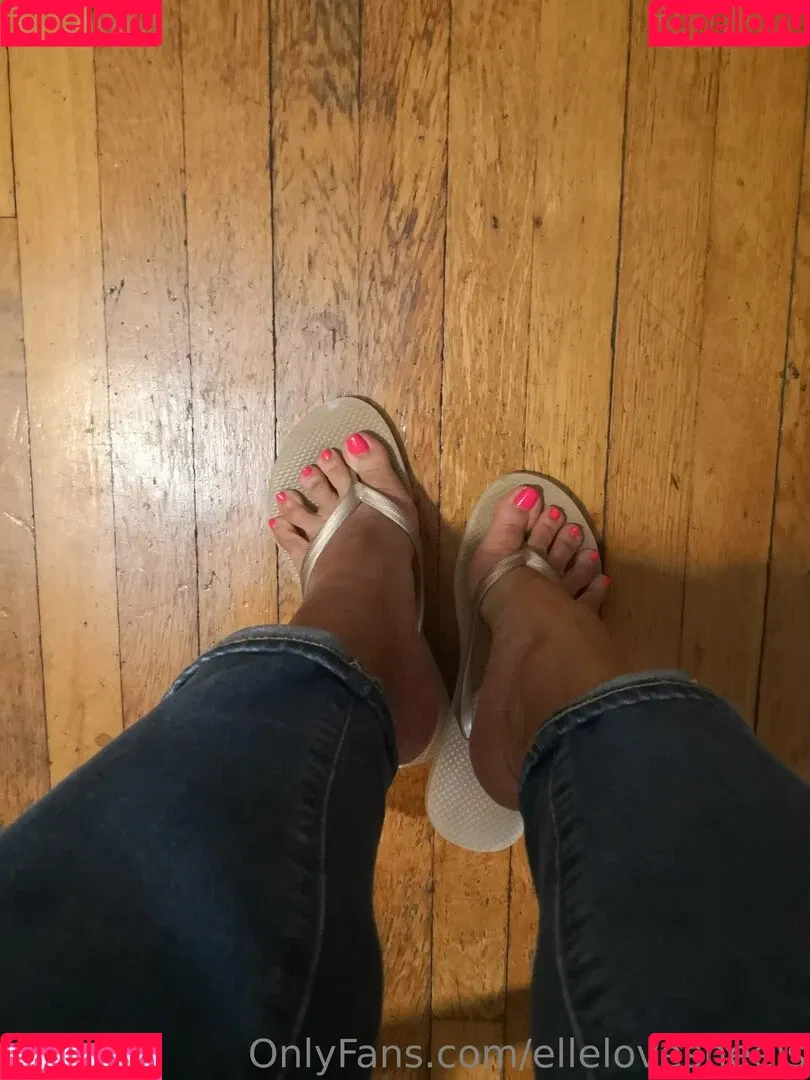 ellelovesheels Onlyfans Photo Gallery 