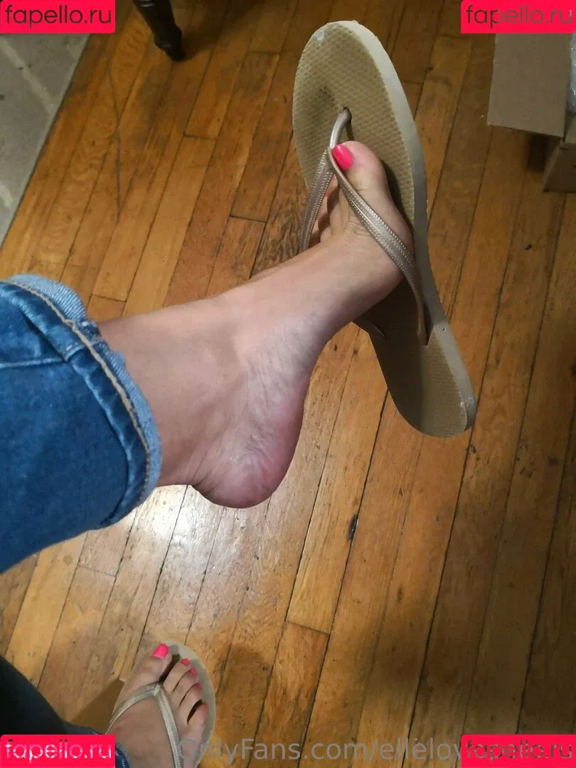 ellelovesheels Onlyfans Photo Gallery 