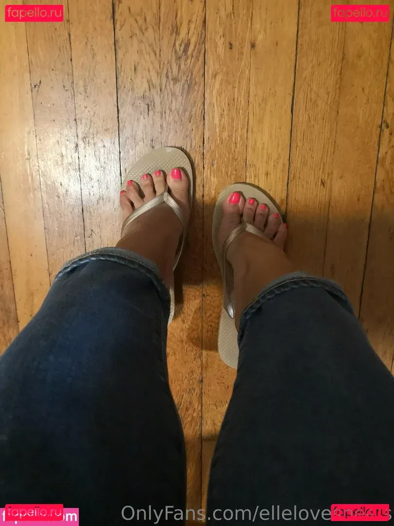 ellelovesheels Onlyfans Photo Gallery 