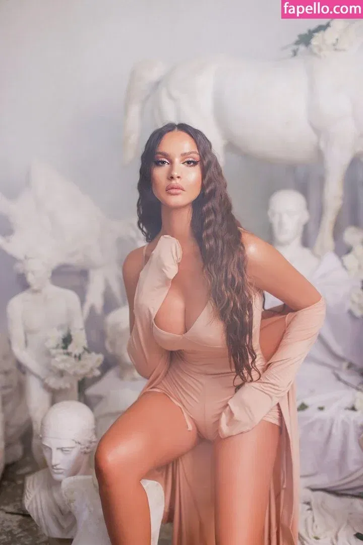 Oriola Marashi Onlyfans Photo Gallery 