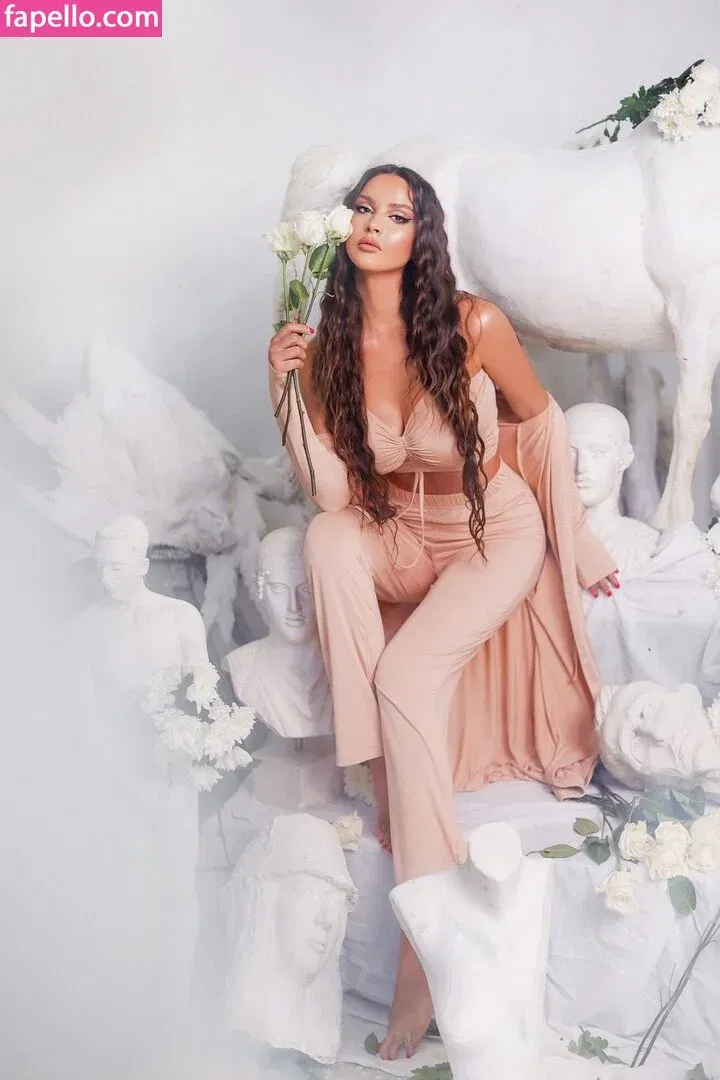 Oriola Marashi Onlyfans Photo Gallery 