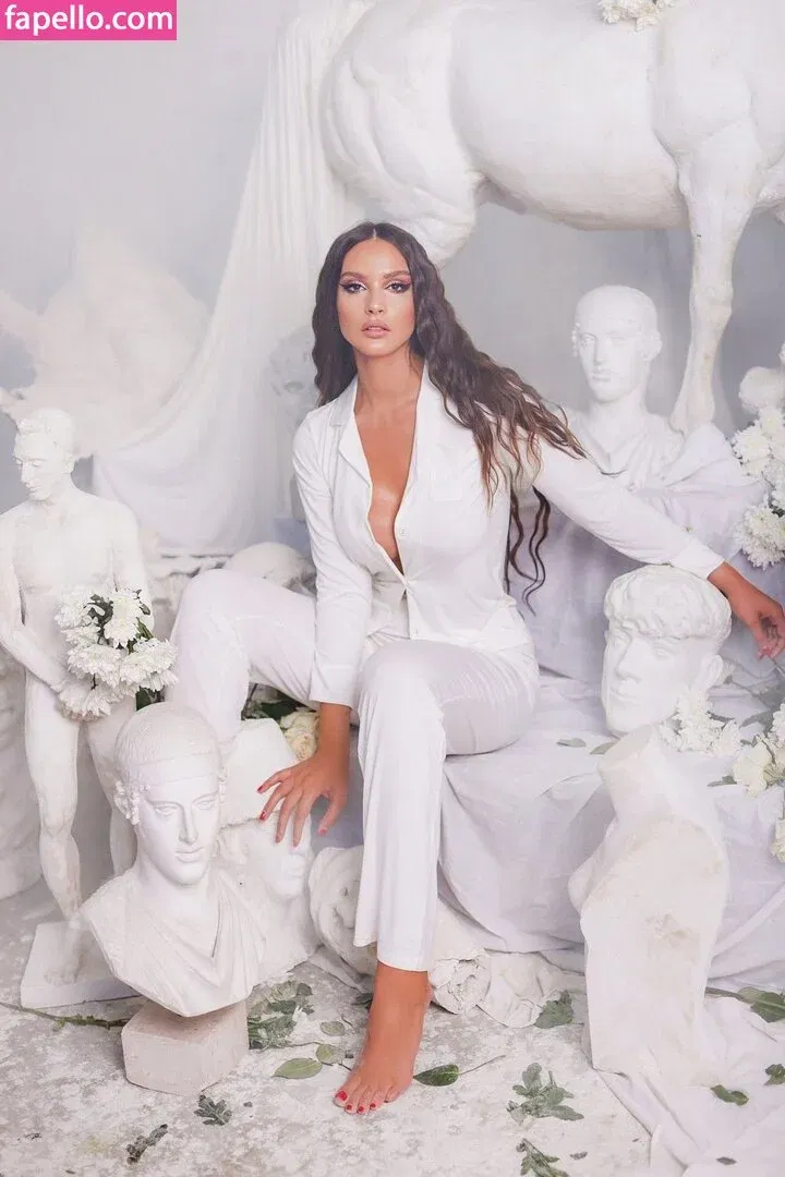 Oriola Marashi Onlyfans Photo Gallery 