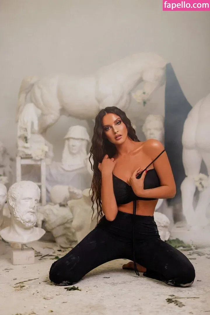 Oriola Marashi Onlyfans Photo Gallery 