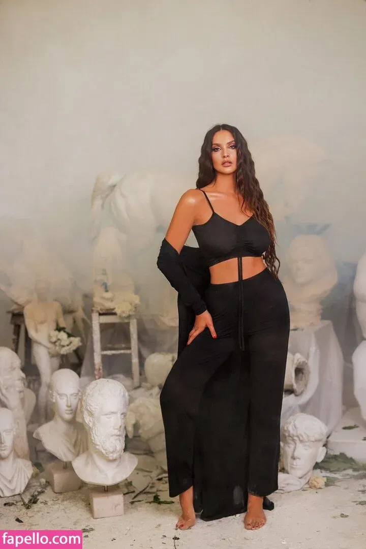 Oriola Marashi Onlyfans Photo Gallery 