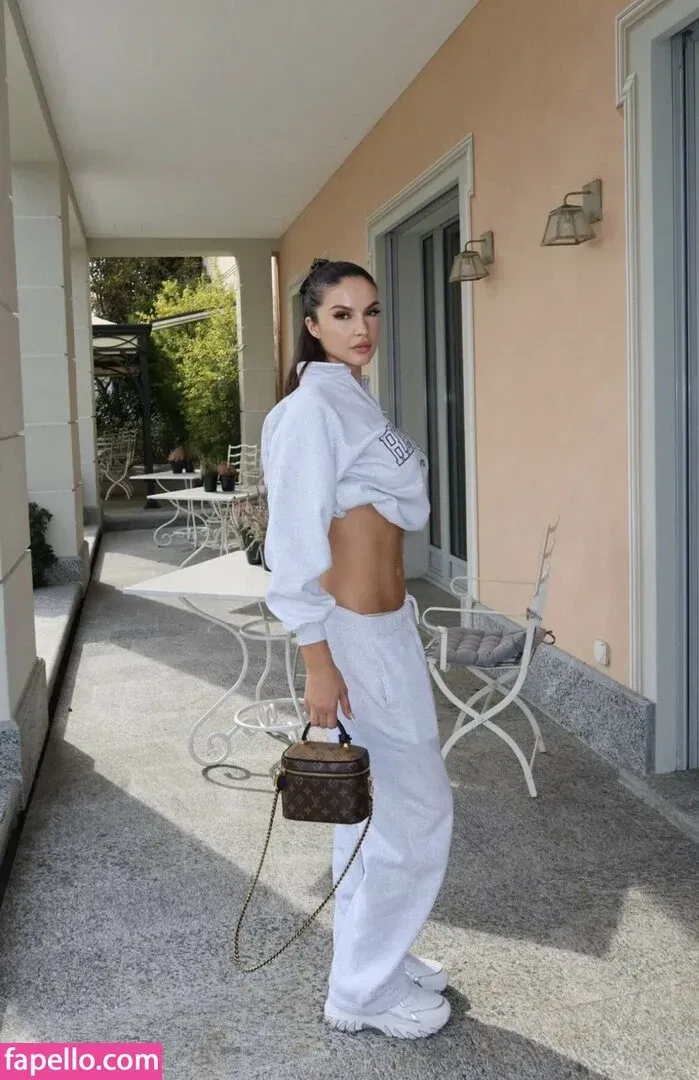 Oriola Marashi Onlyfans Photo Gallery 