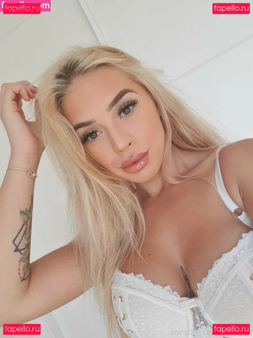 xxbeccamarie Onlyfans Photo Gallery 