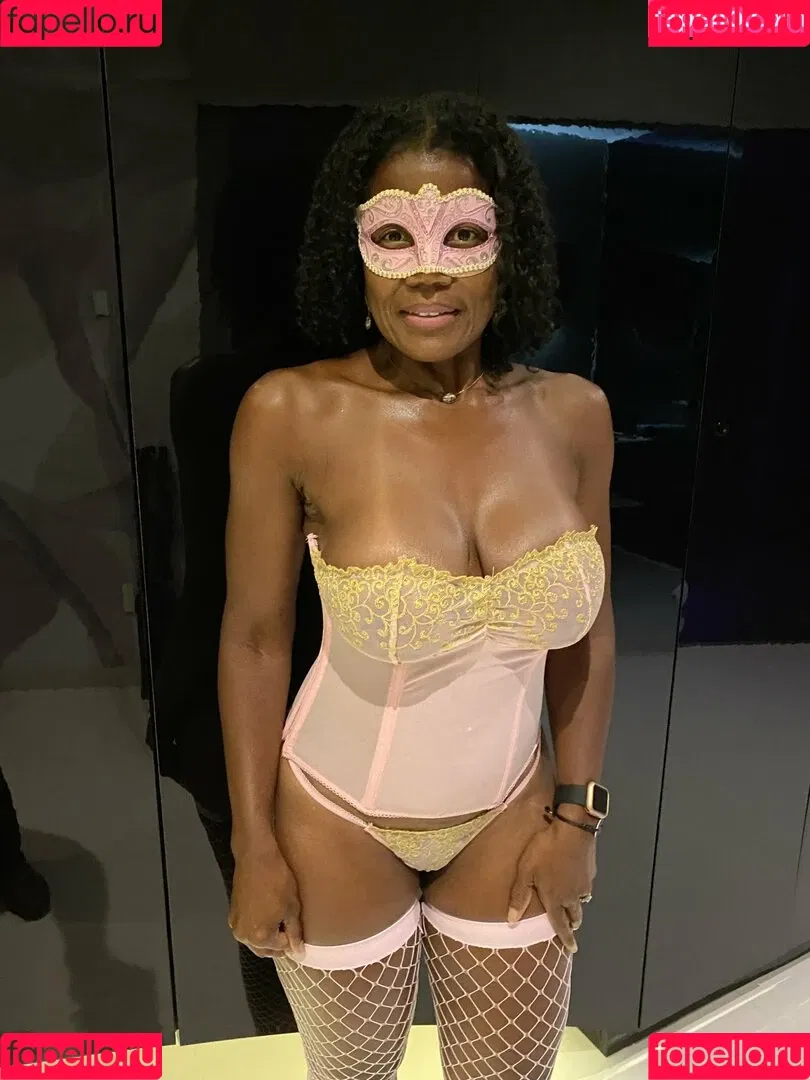 Raven Swallowz Onlyfans Photo Gallery 
