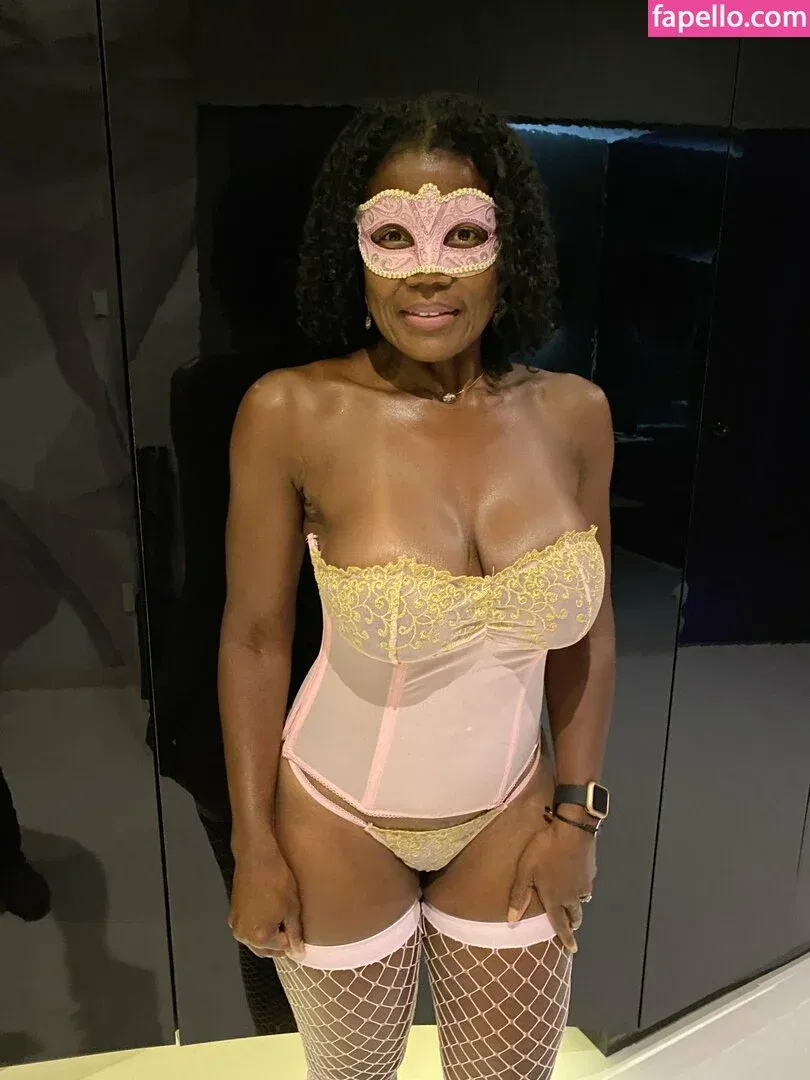 Raven Swallowz Onlyfans Photo Gallery 