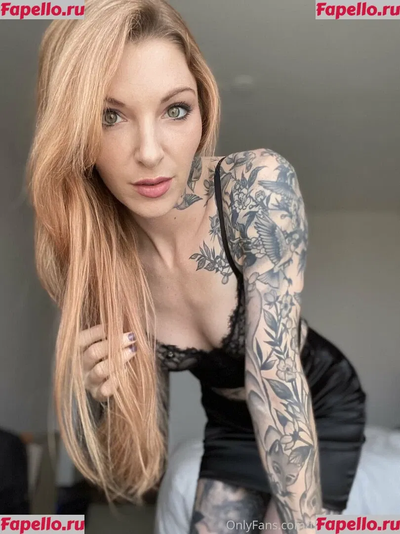 thepennyarcher Onlyfans Photo Gallery 