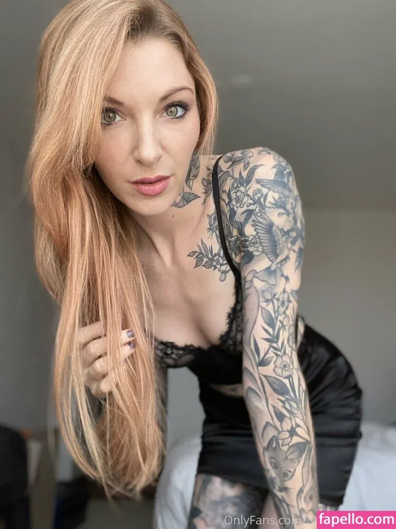 thepennyarcher Onlyfans Photo Gallery 