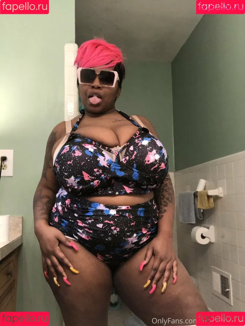 famousstarkmarie Onlyfans Photo Gallery 
