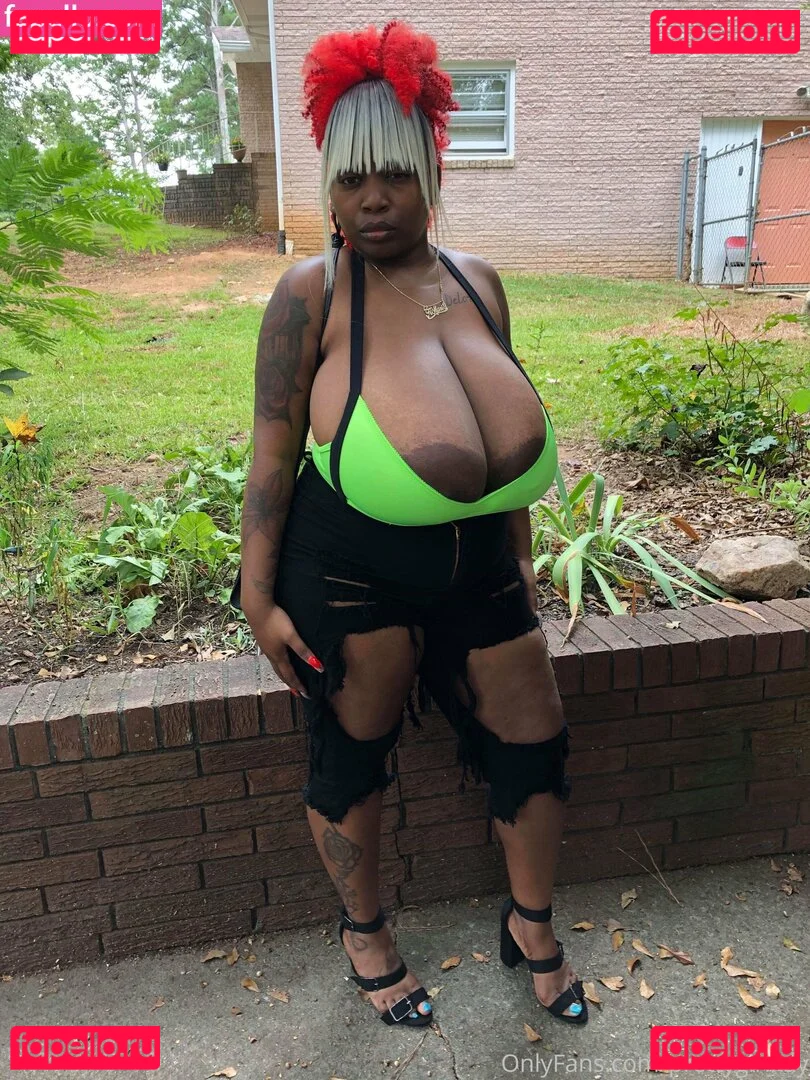 famousstarkmarie Onlyfans Photo Gallery 