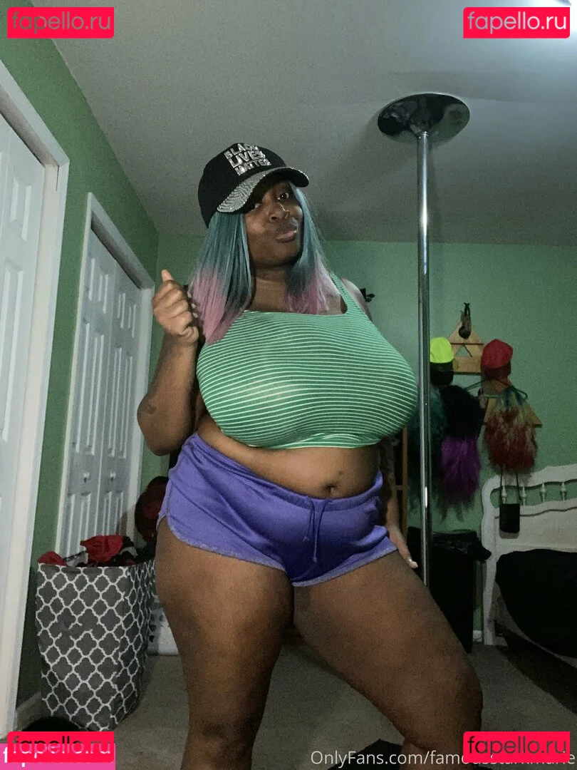 famousstarkmarie Onlyfans Photo Gallery 