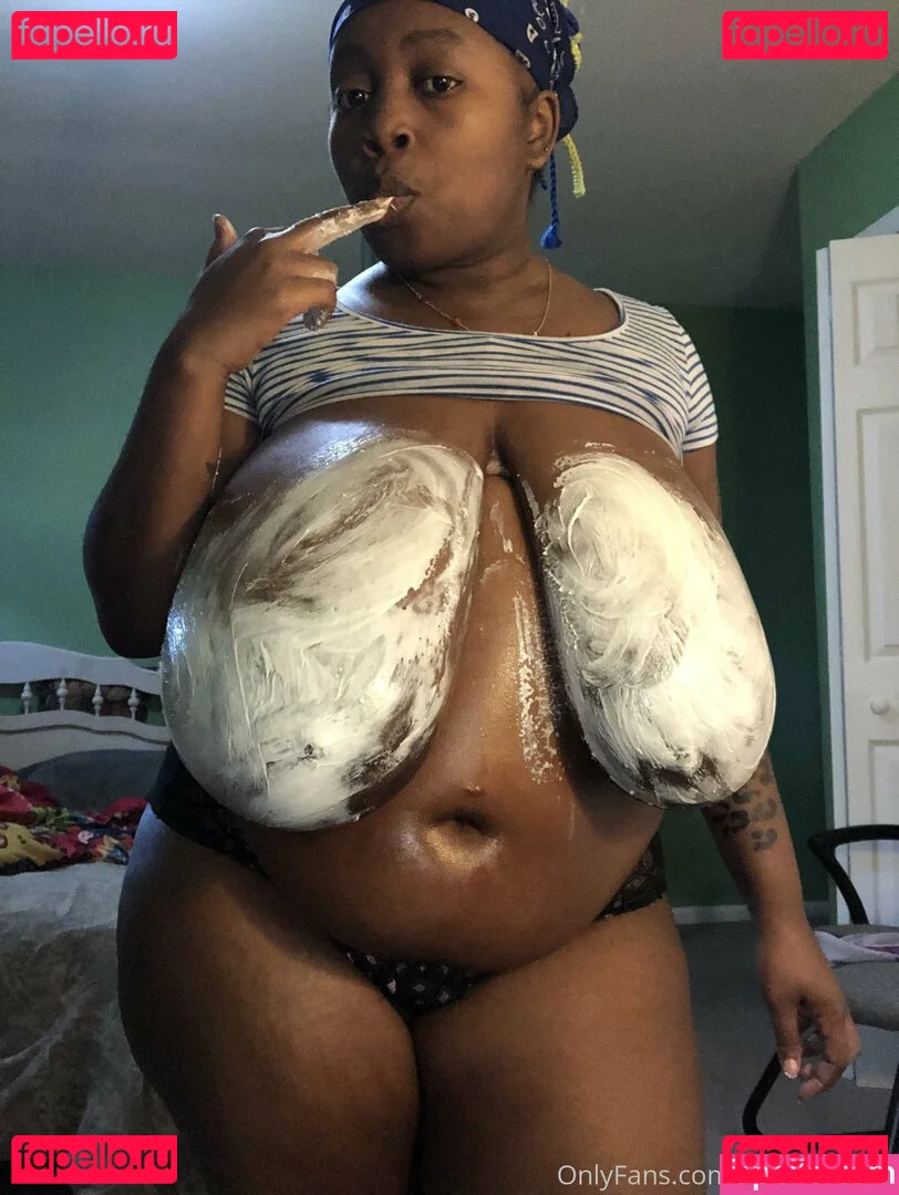 famousstarkmarie Onlyfans Photo Gallery 