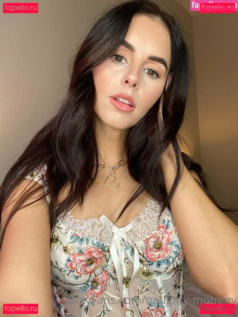 naughty-mommy Onlyfans Photo Gallery 