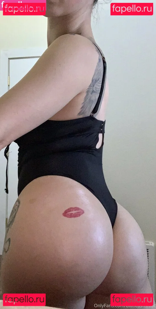 biancasthroat Onlyfans Photo Gallery 