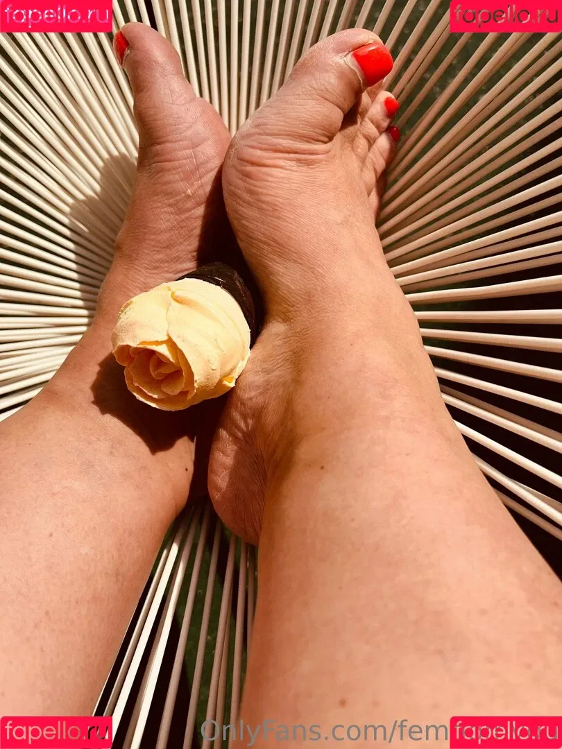 femdomyou Onlyfans Photo Gallery 