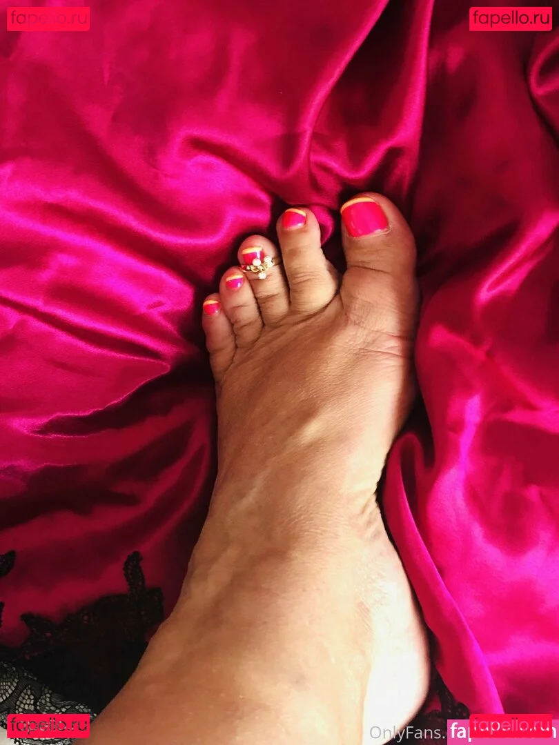 femdomyou Onlyfans Photo Gallery 