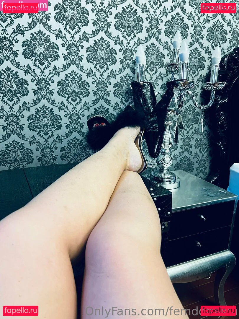 femdomyou Onlyfans Photo Gallery 