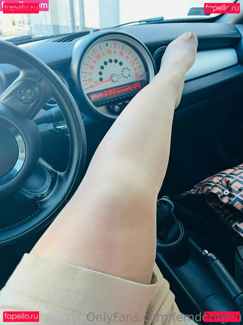 femdomyou Onlyfans Photo Gallery 