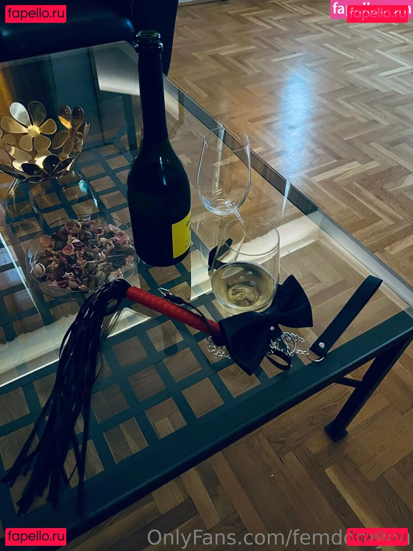 femdomyou Onlyfans Photo Gallery 