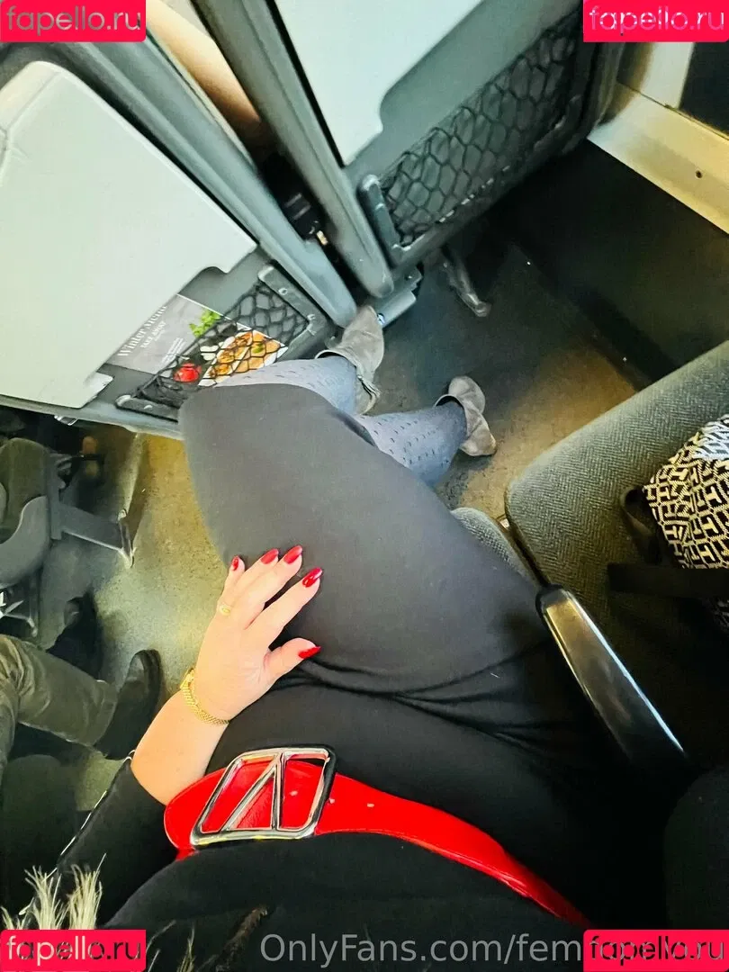 femdomyou Onlyfans Photo Gallery 