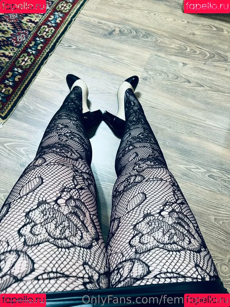 femdomyou Onlyfans Photo Gallery 