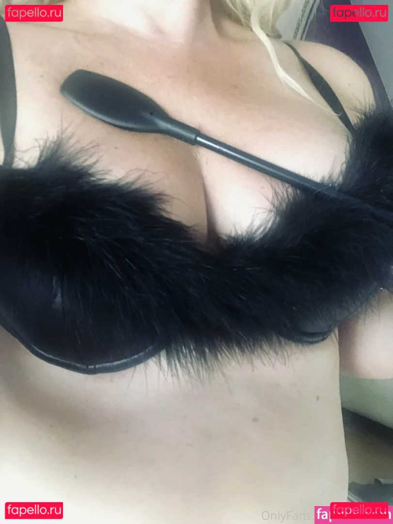 femdomyou Onlyfans Photo Gallery 