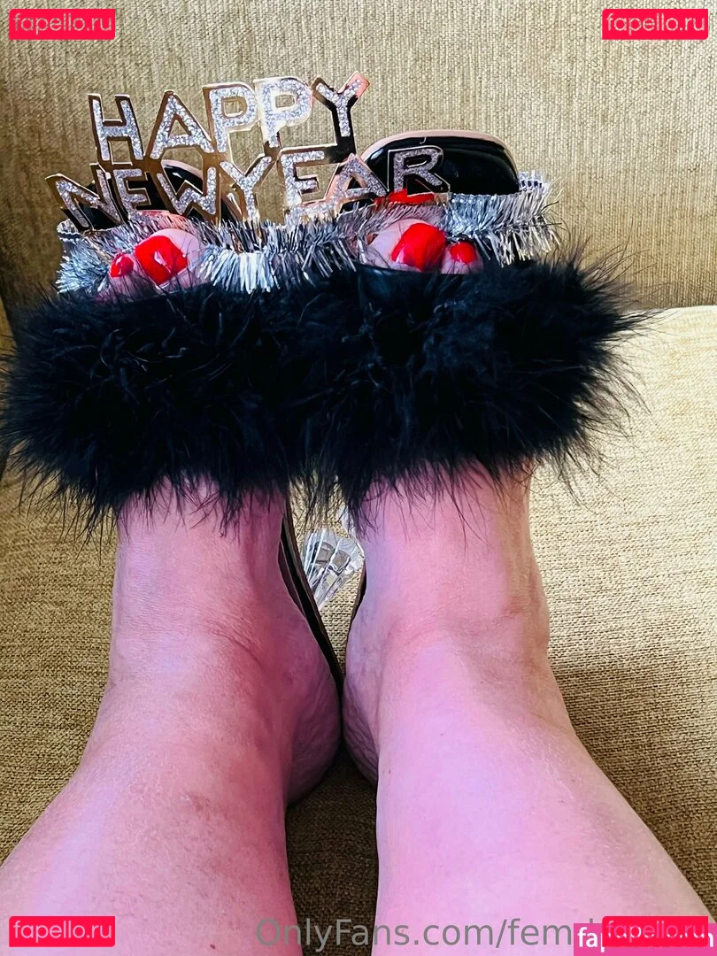 femdomyou Onlyfans Photo Gallery 