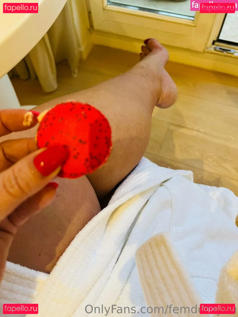 femdomyou Onlyfans Photo Gallery 