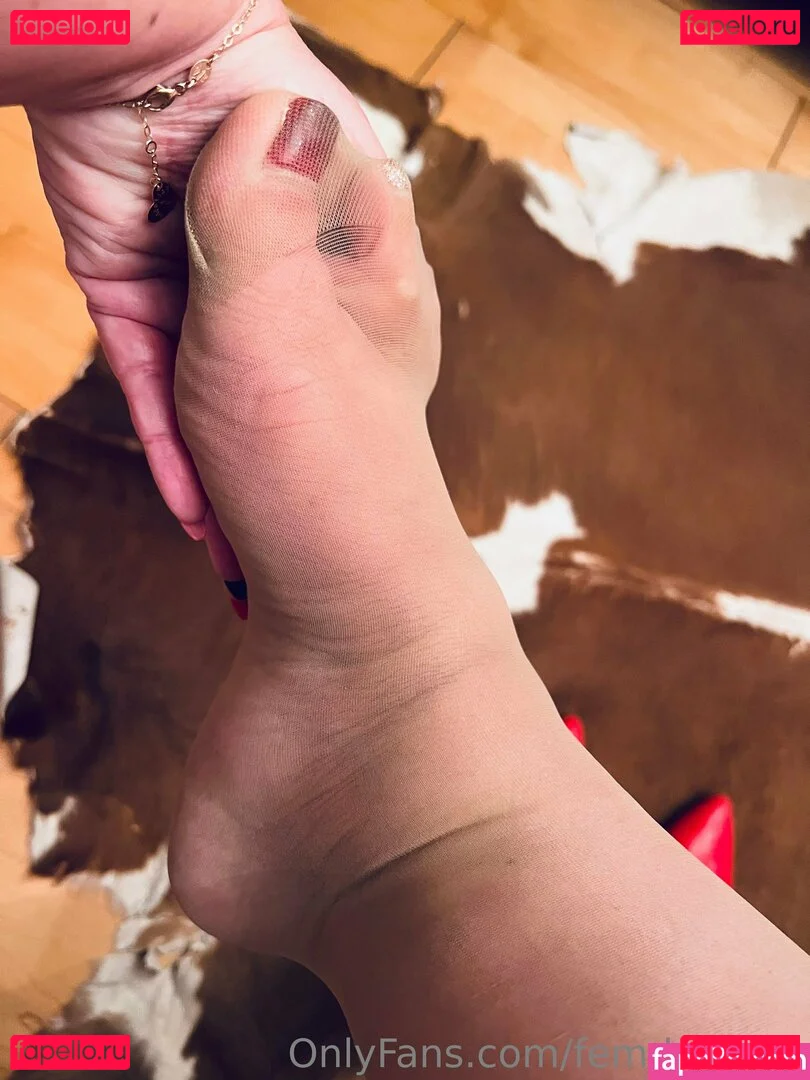 femdomyou Onlyfans Photo Gallery 