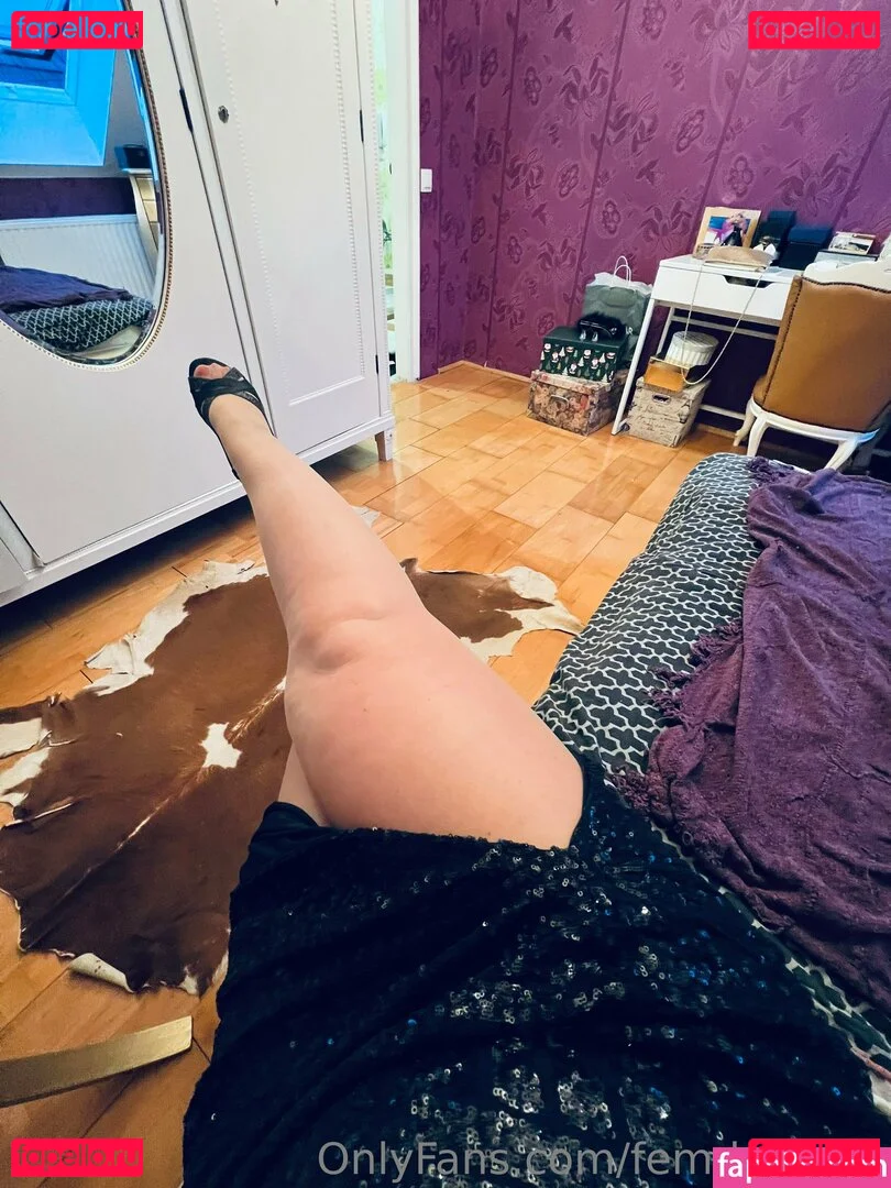 femdomyou Onlyfans Photo Gallery 