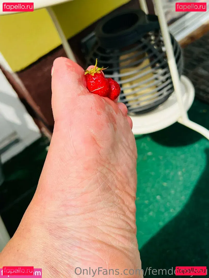 femdomyou Onlyfans Photo Gallery 