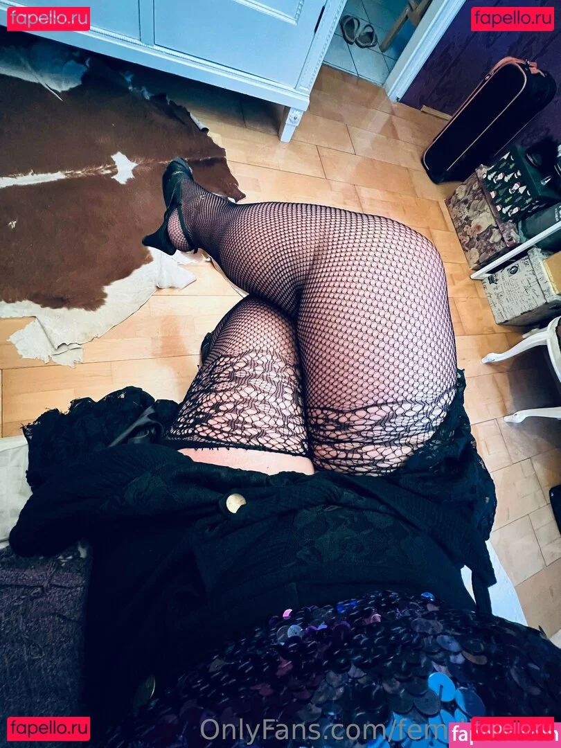 femdomyou Onlyfans Photo Gallery 