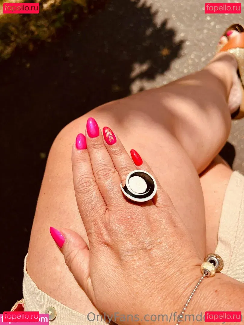 femdomyou Onlyfans Photo Gallery 