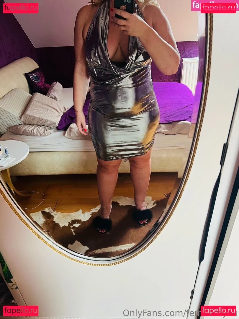 femdomyou Onlyfans Photo Gallery 