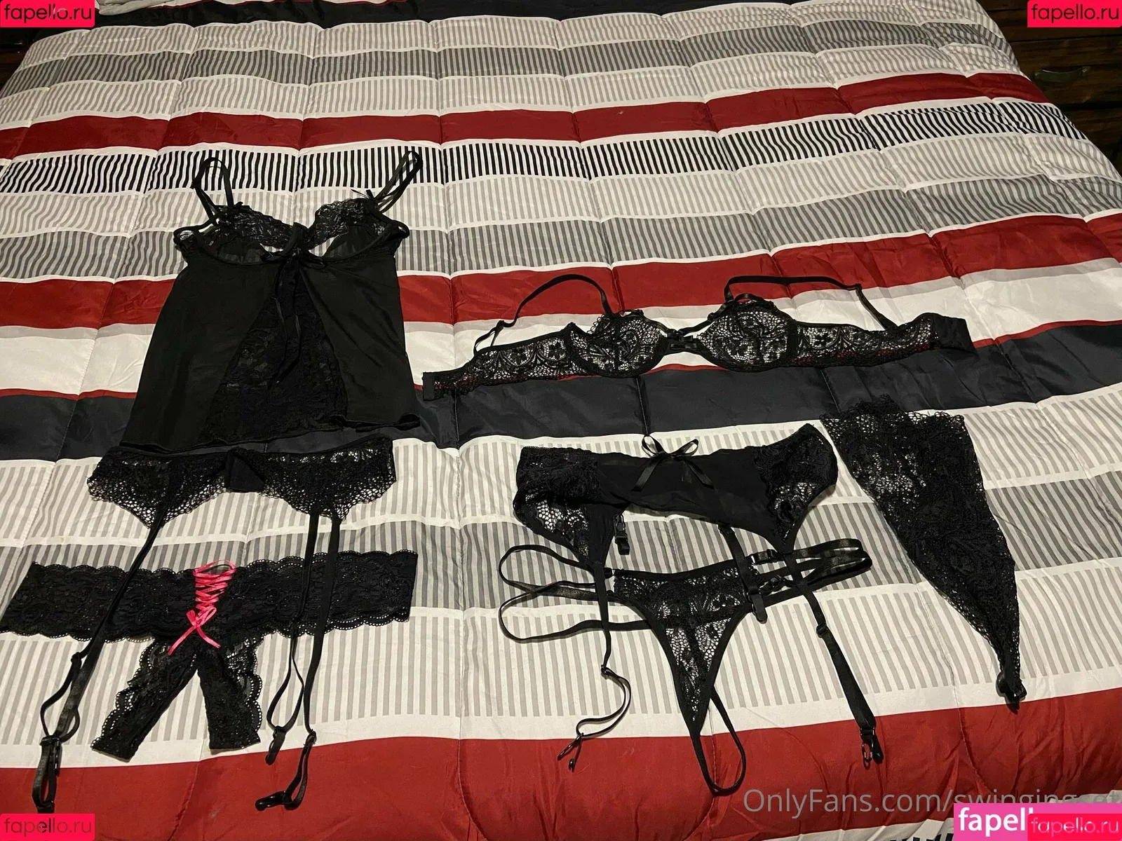 swingingset Onlyfans Photo Gallery 