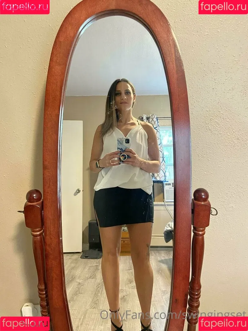 swingingset Onlyfans Photo Gallery 
