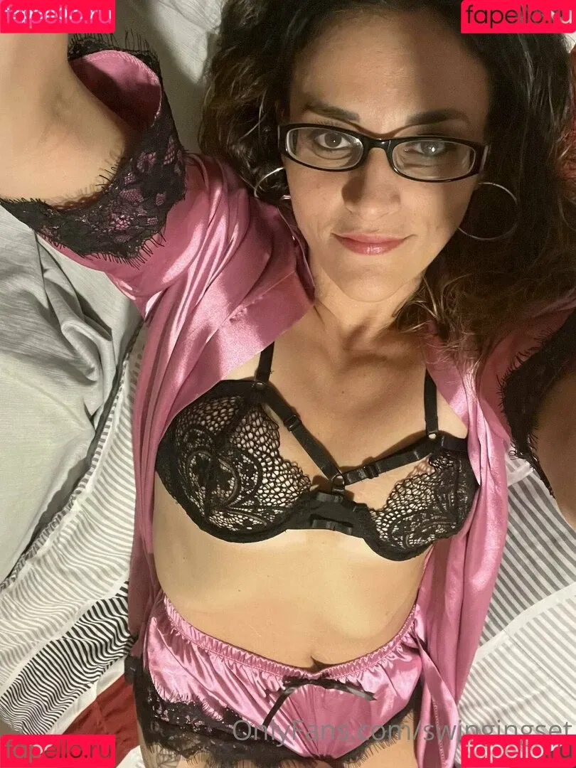 swingingset Onlyfans Photo Gallery 